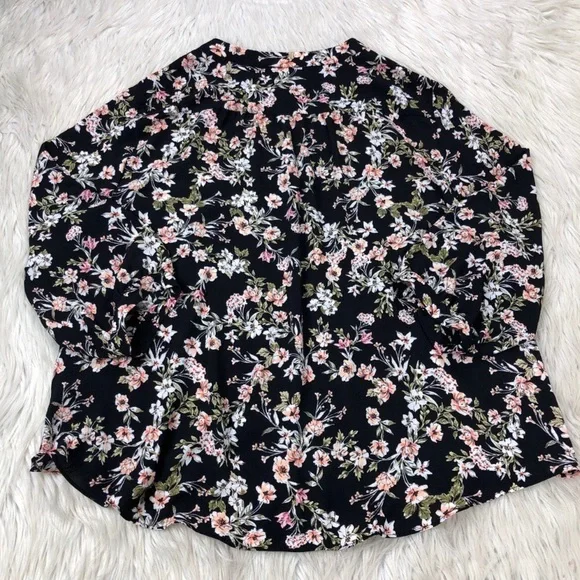 🎉HP🎉VINCE CAMUTO Floral Blouse - Picture 6 of 6